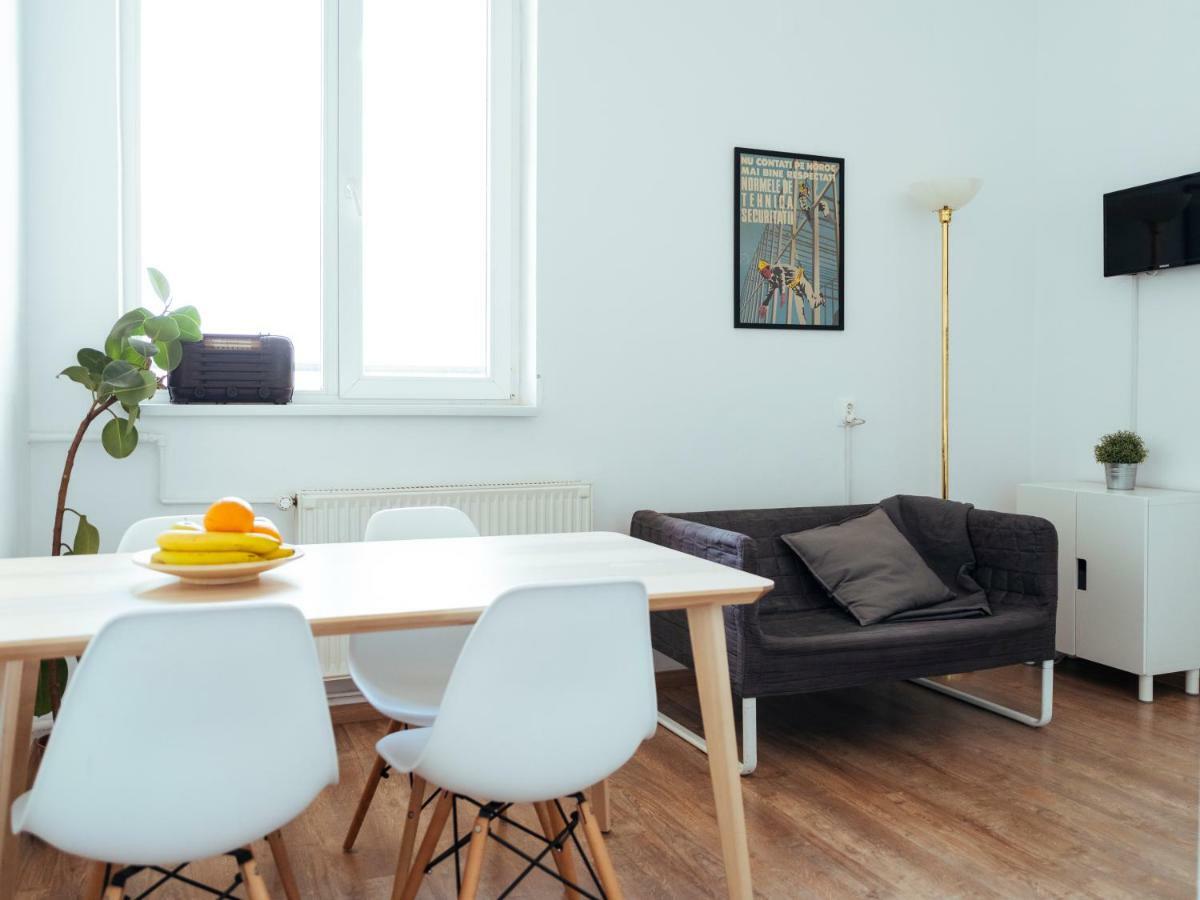 Parkview Apartment - Spectacular View & 2 Bedrooms Bukarest Exteriör bild