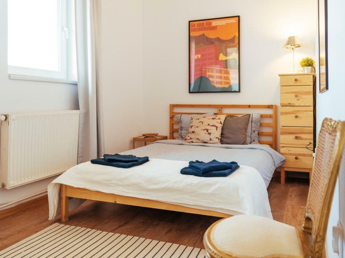 Parkview Apartment - Spectacular View & 2 Bedrooms Bukarest Exteriör bild